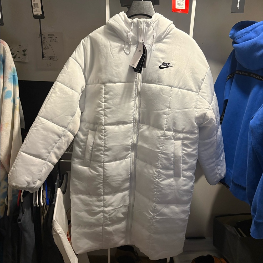 NWTs - Nike Sportswear Women's Classic Puffer Parka - Picture 2 of 8